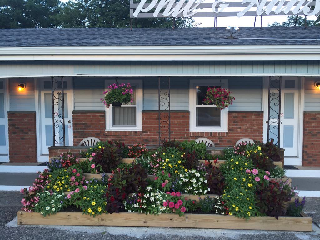 Phil And Anns Sunset Motel Charlestown Exterior foto